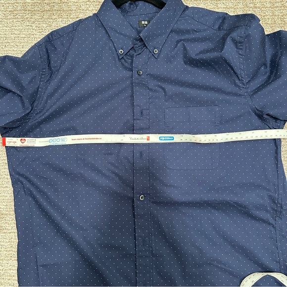 Never worn UNIQLO button down - Picture 4 of 5